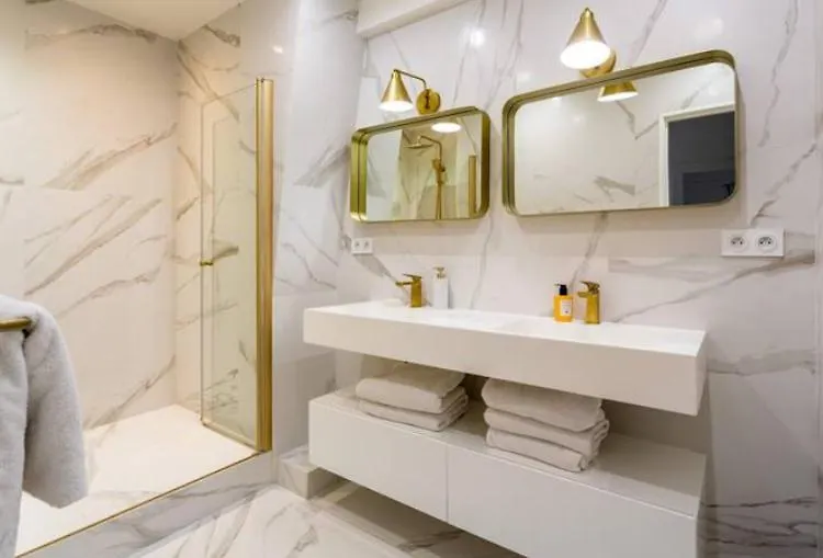Apartment 2 Bedroom Appartement Champs Elysee Paris