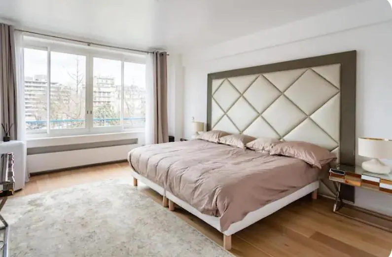 2 Bedroom Appartement Champs Elysee Paris Apartment