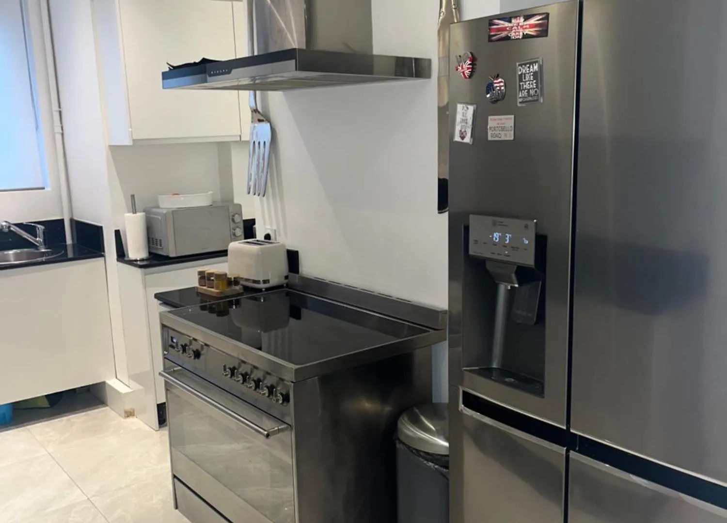 Apartment 2 Bedroom Appartement Champs Elysee Paris