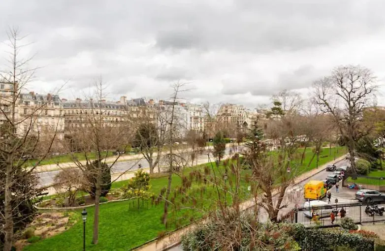 Apartment 2 Bedroom Appartement Champs Elysee Paris France